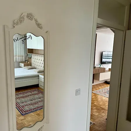 Noor Apartment *